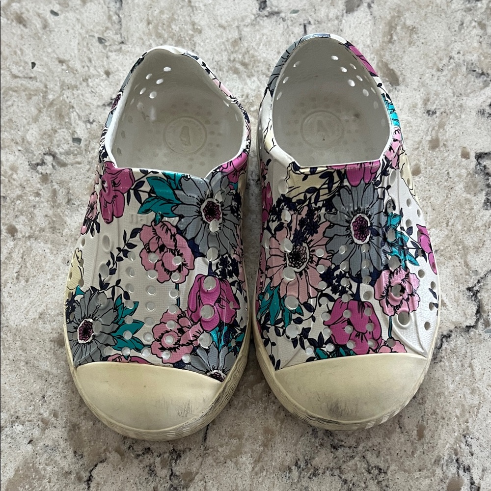 NATIVE YOUTH Kids Floral Sandals - Pink and Blue